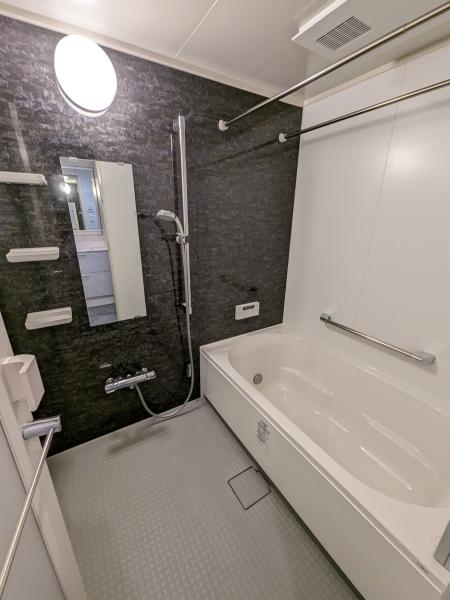 芦屋朝日ケ丘北公園アーバンライフ　バス　足を延ばせるゆったりサイズの浴室！